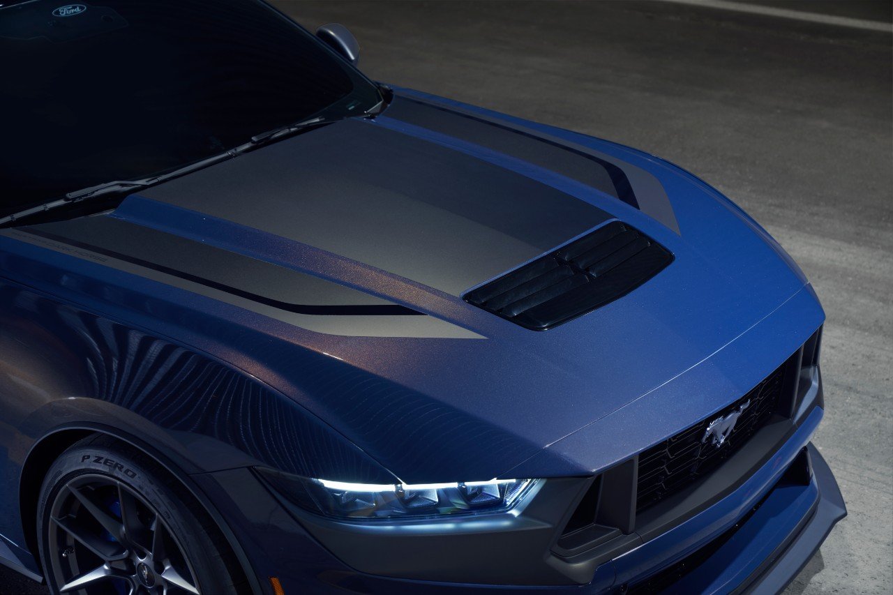 Mustang Dark Horse 03