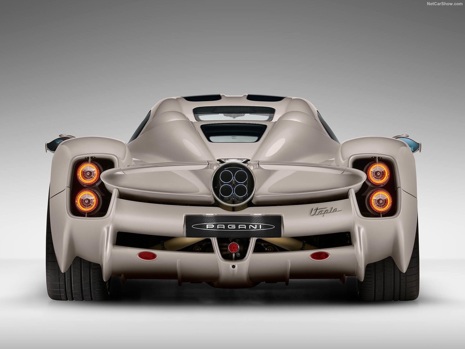 Pagani-Utopia-2023-1600-0a