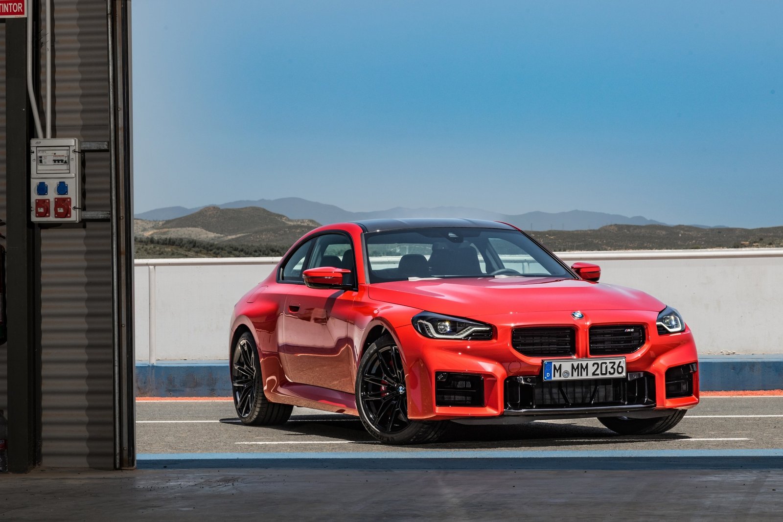 P90481921_lowRes_the-all-new-bmw-m2-s