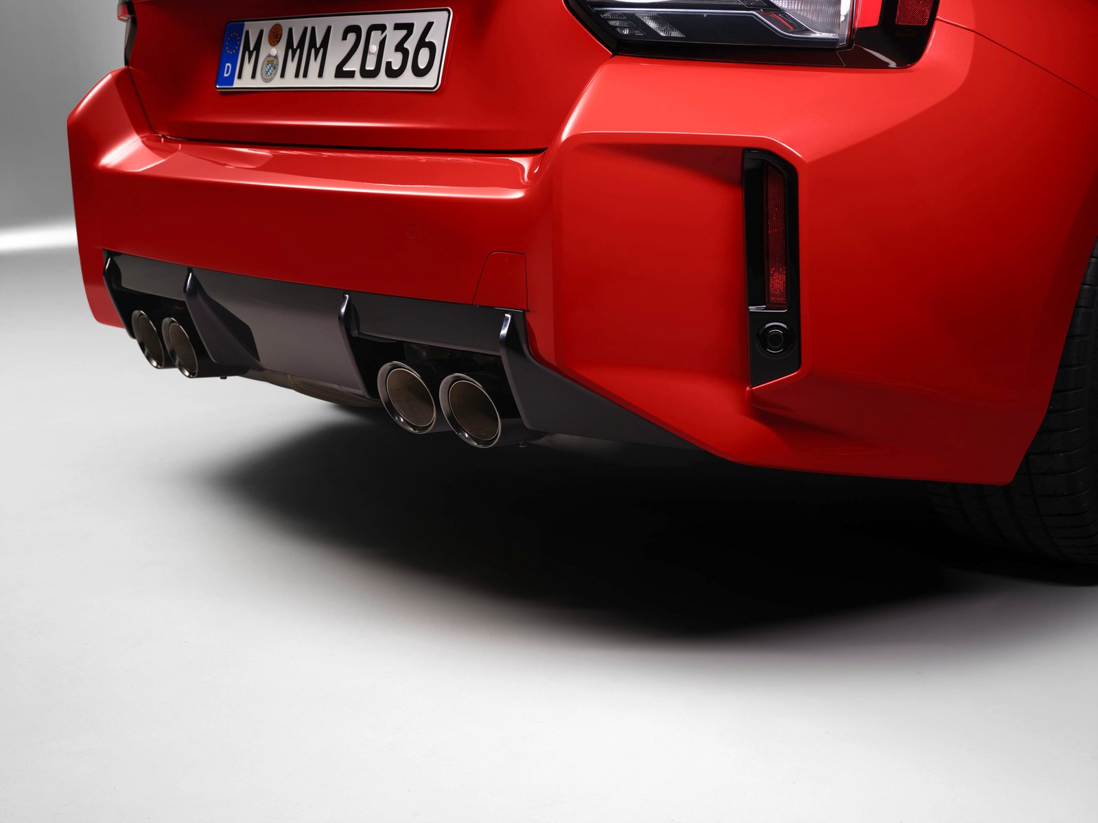 P90481954_highRes_the-all-new-bmw-m2-s