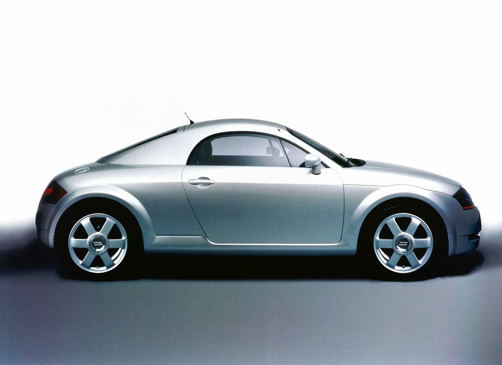 Concept car of the Audi TT Coupé (image 4).