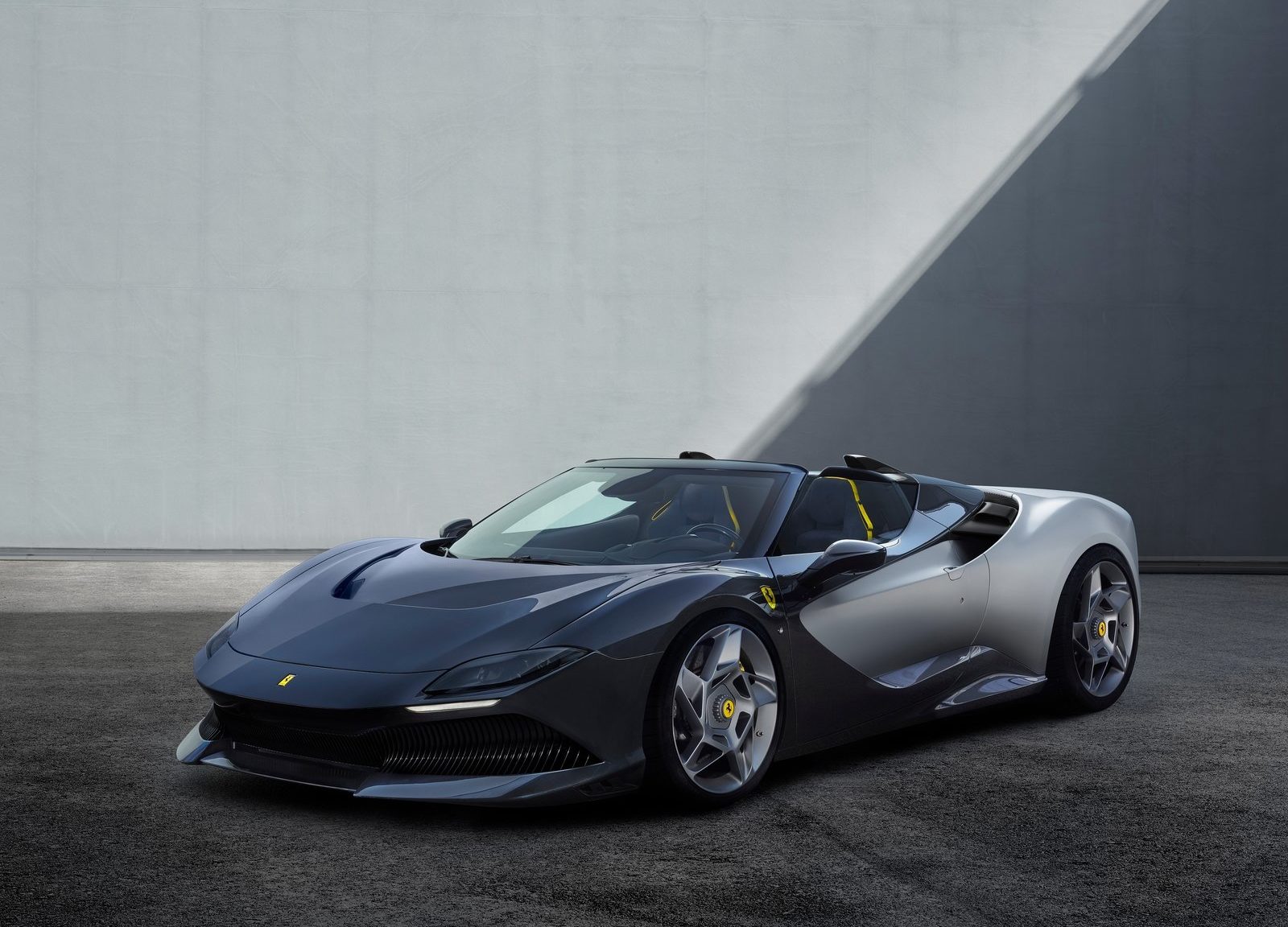 Ferrari-SP-8-2024-1600-02