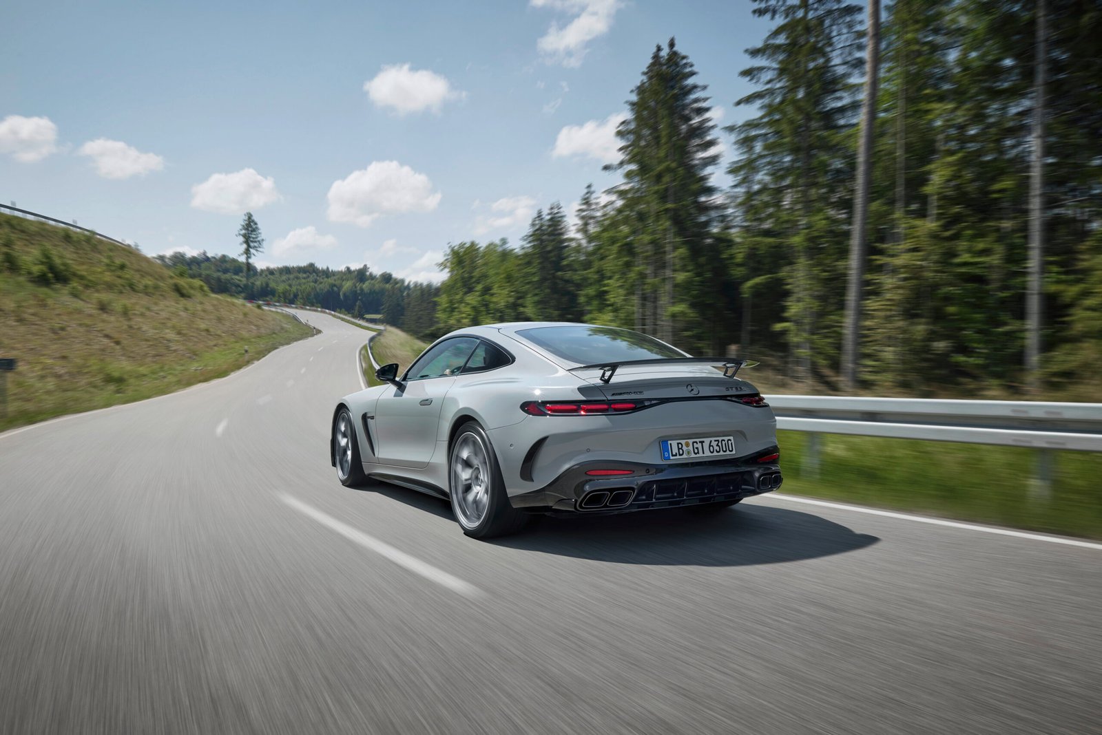 Der neue Mercedes-AMG GT 63 PRO 4MATIC+: Noch agiler für die RennstreckeThe new Mercedes-AMG GT 63 PRO 4MATIC+: even more agile for the racetrack