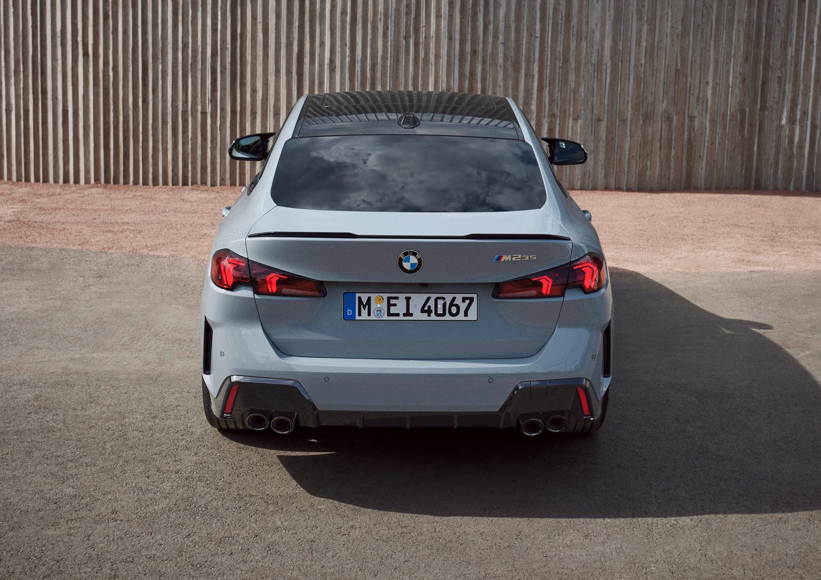 P90572292_highRes_the-new-bmw-m235-xdr