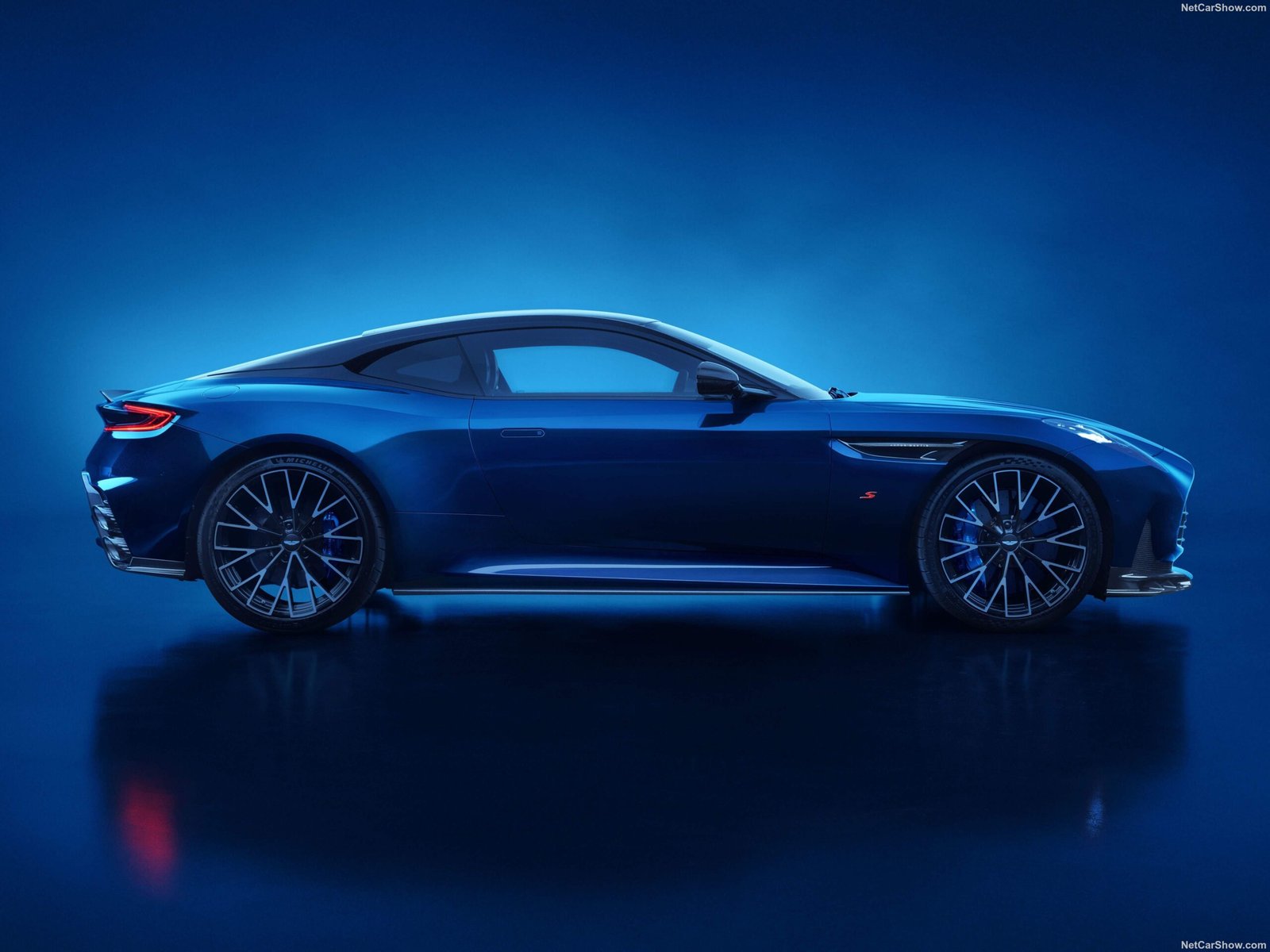 Aston_Martin-DB12_S-2026-Side_Profile.b38985da