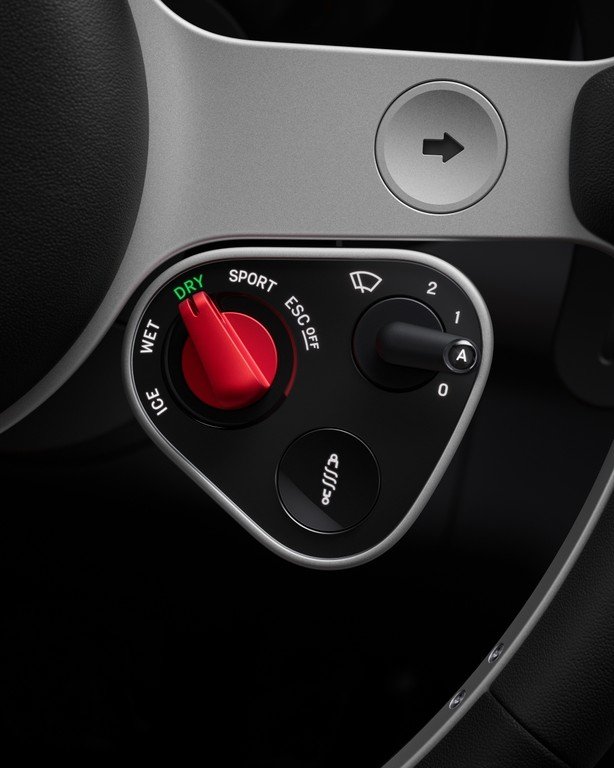 FERRARI-LUCE_SATELLITE_R_HERO_sRGB_6K_72DPI_4X5_1024x768