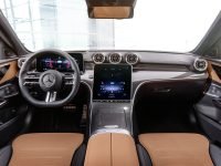 Mercedes-Benz C-Klasse, 2021, Selenitgrau magno, Leder zweifarbig Sienabraun/Schwarz. Interieur // Mercedes-Benz C-Class, 2021, selenite grey magno, siena brown/black leather. Interior