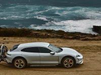 porsche taycan cross turismo 3